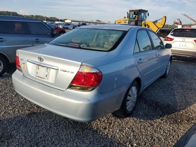 2005 Toyota Camry LE