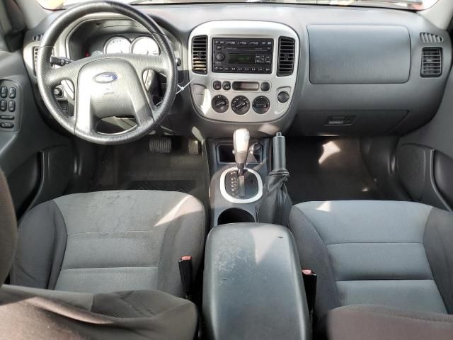 2005 Ford Escape XLS