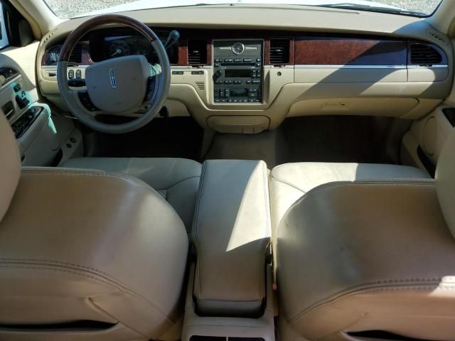 2007 Lincoln Town Car Signature Limited