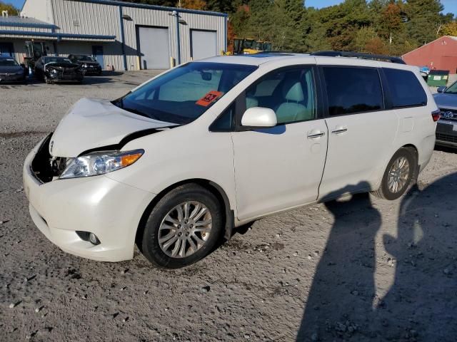 2017 Toyota Sienna XLE