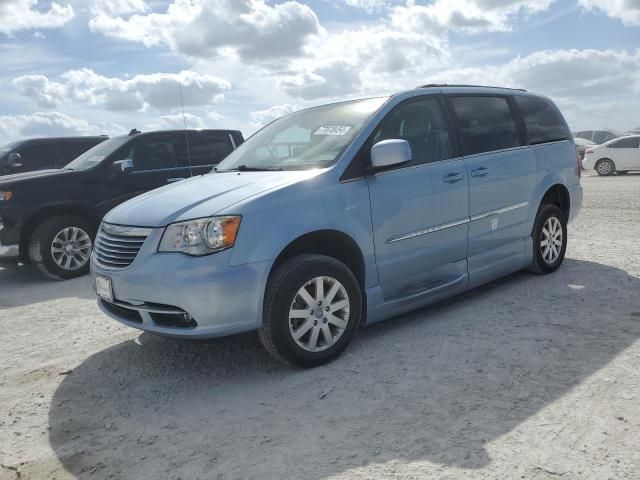 2013 Chrysler Town & Country Touring