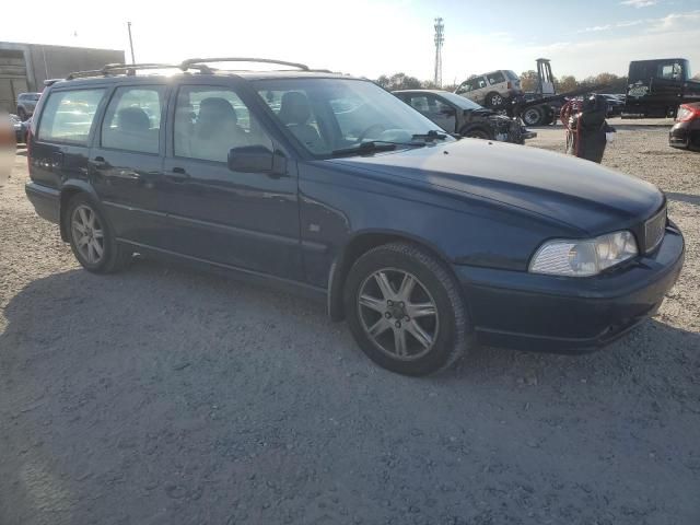 2000 Volvo V70 Base