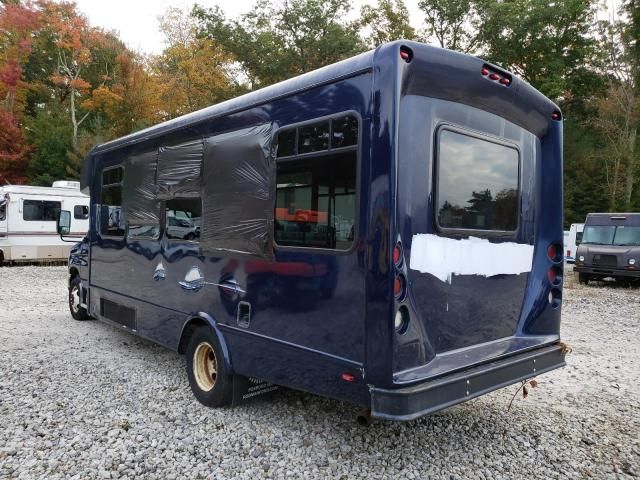 2016 Ford Econoline E450 Super Duty Cutaway Van