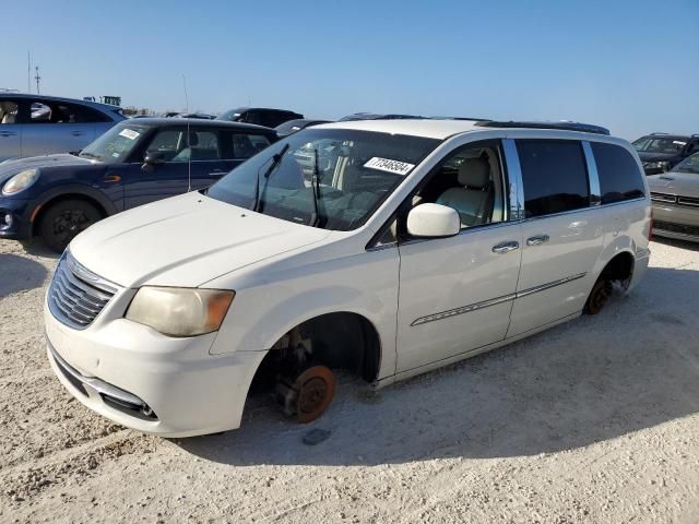 2013 Chrysler Town & Country Touring