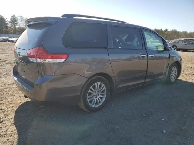 2014 Toyota Sienna XLE