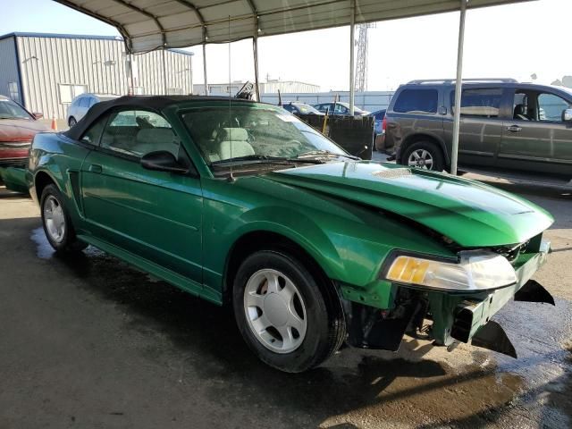 2000 Ford Mustang