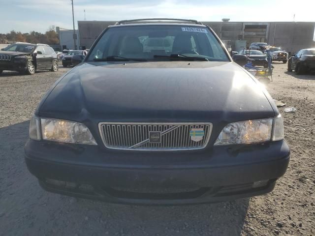 2000 Volvo V70 Base