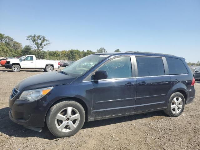 2011 Volkswagen Routan SE