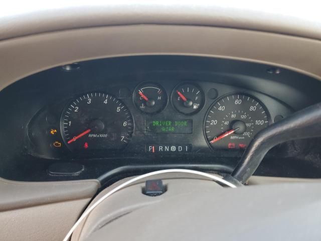 2004 Ford Taurus SE