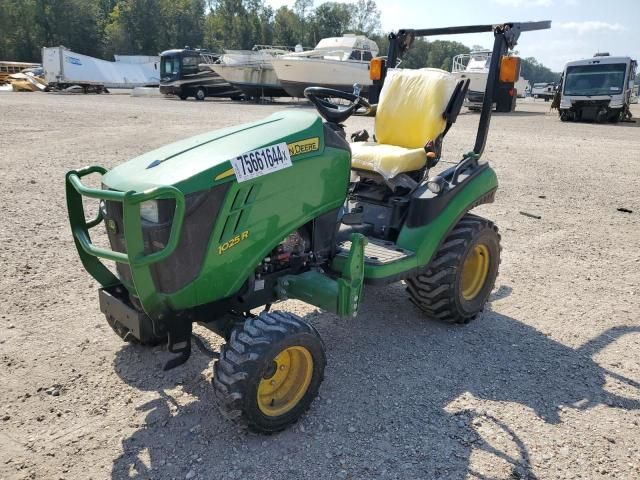 2019 John Deere 1025R