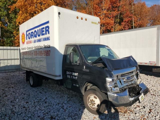 2019 Ford Econoline E450 Super Duty Cutaway Van