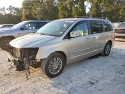 Chrysler Town & Country Touring l Vehiculos salvage en venta: 2013 Chrysler Town & Country Touring L