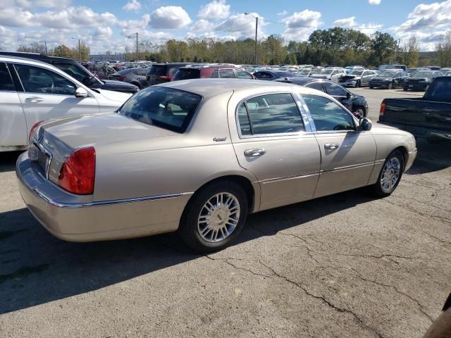 2010 Lincoln Town Car Signature Limited