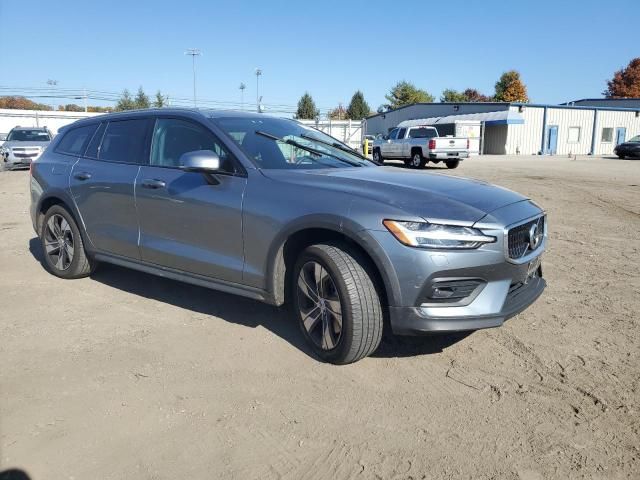 2020 Volvo V60 Cross Country T5 Momentum