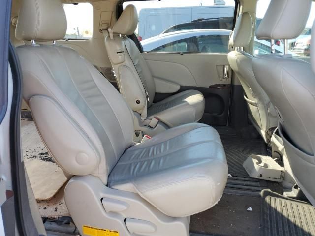 2014 Toyota Sienna XLE