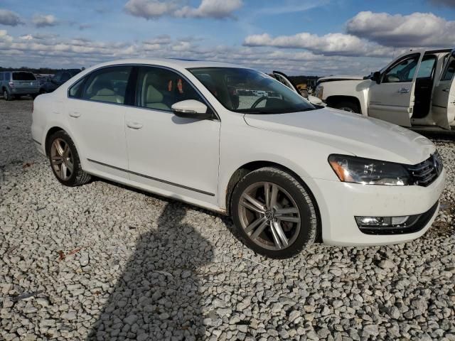 2012 Volkswagen Passat SEL