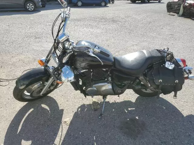 2002 Honda VT1100 C2