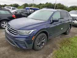 Carros salvage para piezas a la venta en subasta: 2022 Volkswagen Tiguan SE