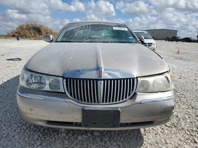 2002 Lincoln Town Car Executive