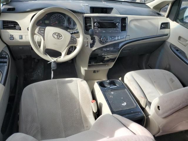 2013 Toyota Sienna LE