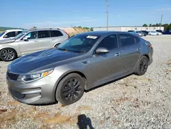 Carros salvage sin ofertas aún a la venta en subasta: 2016 KIA Optima LX