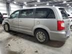 2016 Chrysler Town & Country Touring L