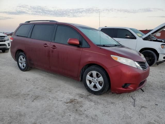 2013 Toyota Sienna LE