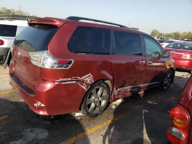 2015 Toyota Sienna Sport