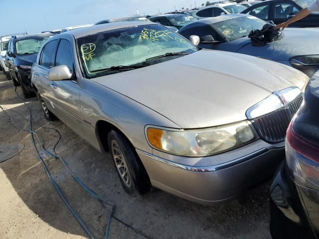 2002 Lincoln Town Car Signature