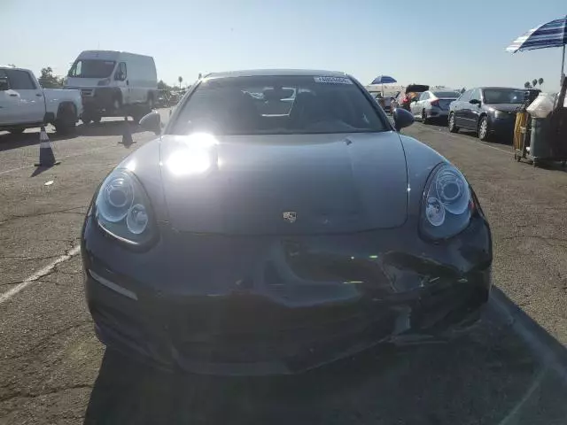 2014 Porsche Panamera 2