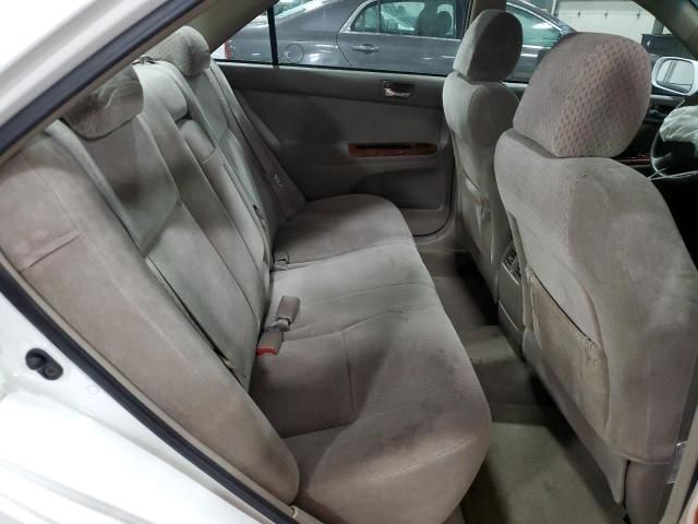 2004 Toyota Camry LE