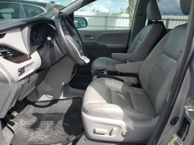 2018 Toyota Sienna XLE