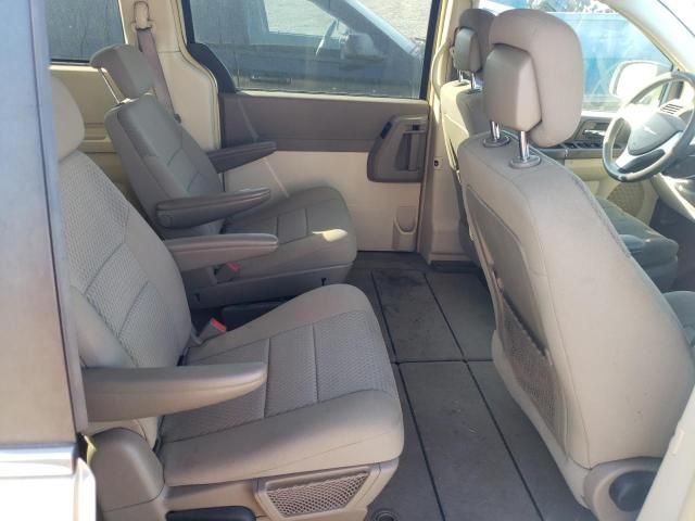 2010 Chrysler Town & Country LX