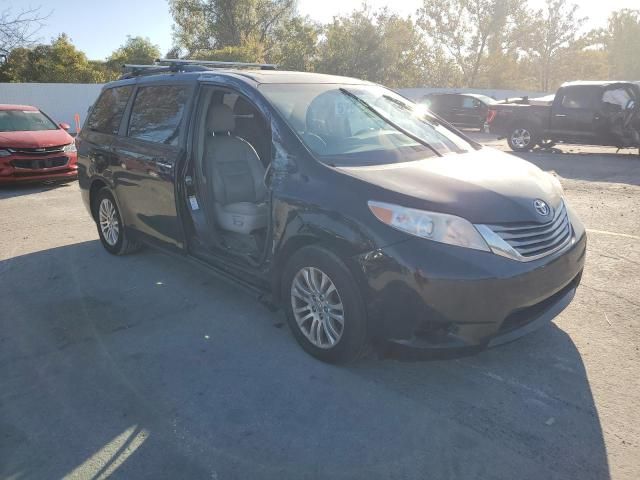 2017 Toyota Sienna XLE