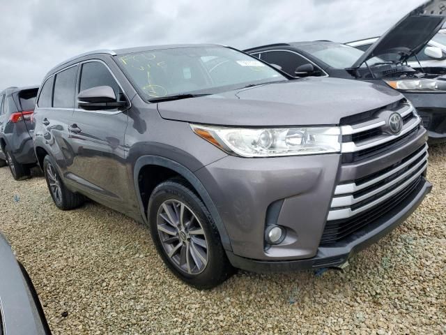 2019 Toyota Highlander SE