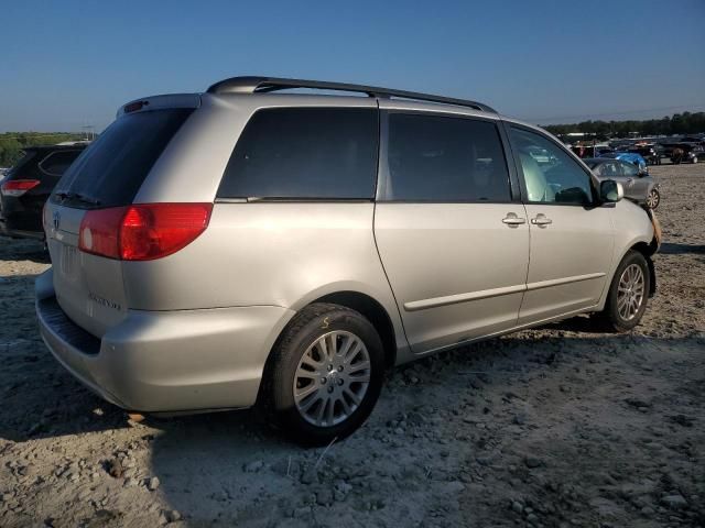 2010 Toyota Sienna XLE