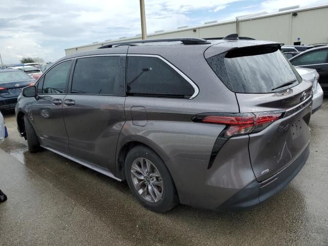 2021 Toyota Sienna LE