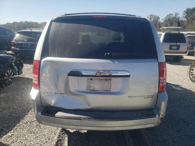 2010 Chrysler Town & Country LX