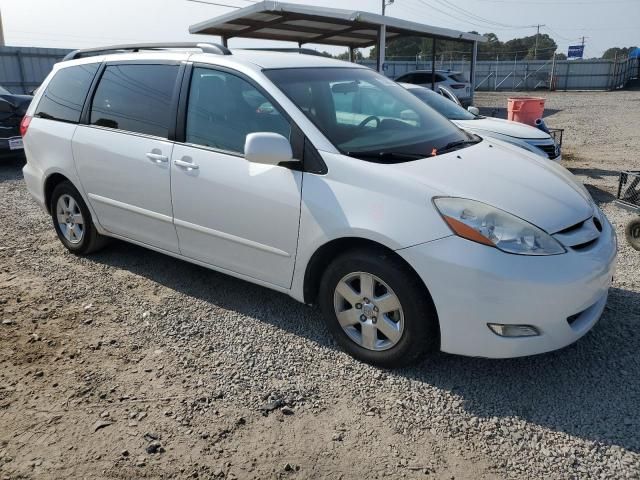 2007 Toyota Sienna XLE