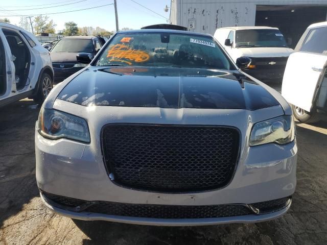 2017 Chrysler 300 Limited