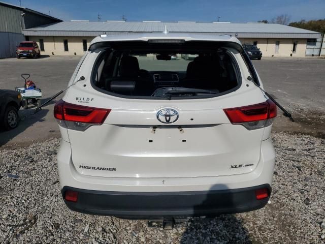 2017 Toyota Highlander SE