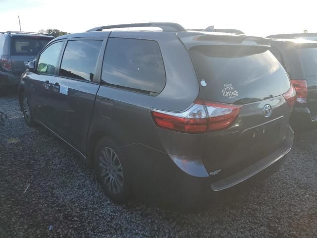 2018 Toyota Sienna XLE