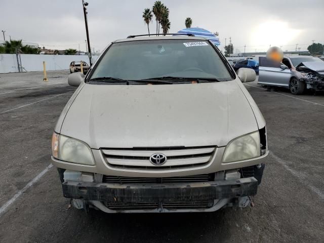 2002 Toyota Sienna LE