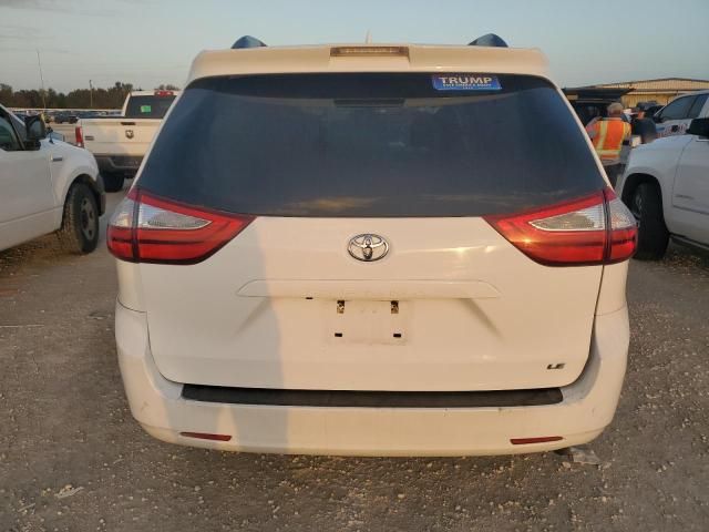 2018 Toyota Sienna LE