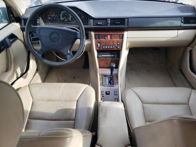 1995 Mercedes-Benz E 320 Base