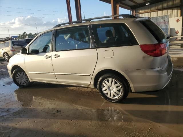 2004 Toyota Sienna CE