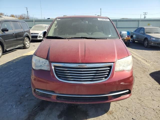 2014 Chrysler Town & Country Touring L