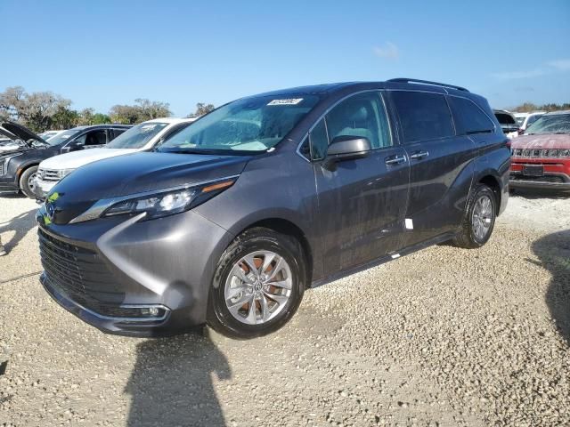 2024 Toyota Sienna XLE