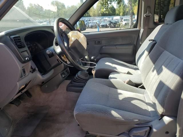 2000 Nissan Frontier King Cab XE