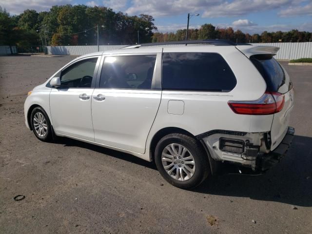 2016 Toyota Sienna XLE